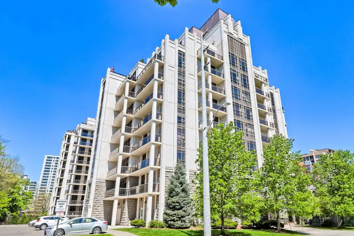 City Square Condos at 90 Charlton West in Downtown Hamilton